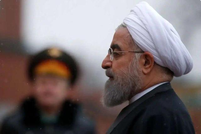 حسن روحانی و این گروه خشن/ رییس دولت یازدهم و دوازدهم چرا و چگونه از سه جبهه زیر ضرب است؟