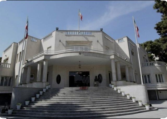 در حالی که پزشکیان از ضرورت کاهش کارمندان ریاست جمهوری می گوید، این نهاد در دولت چهاردهم تعداد قابل توجهی استخدام داشته است