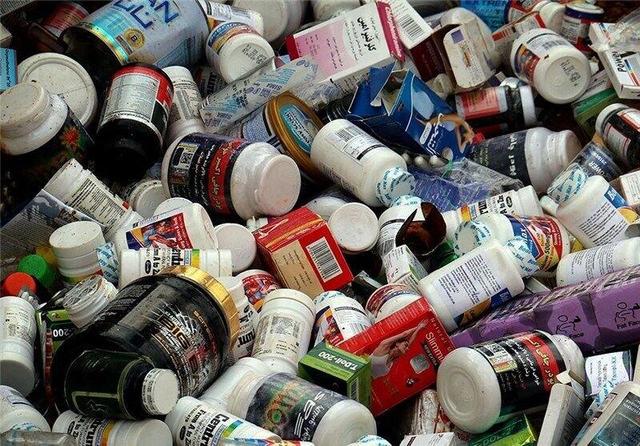 کشف ۶۰ میلیارد ریال داروی غیرمجاز در سواحل بندرلنگه