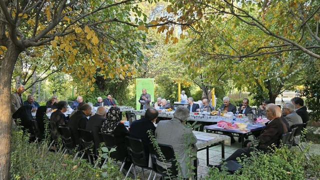 خورشید مهر بر سرای سالمندان شیراز