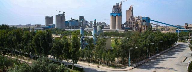 عملکرد موفق مدیر عامل شرکت سیمان خوزستان در مسیر توسعه و تولید در نیم‌سال اول سال ۱۴۰۴
