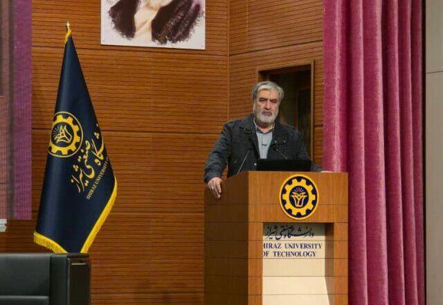 عزیزی: علم توأم با مهارت، مولفه اصلی امنیت پایدار کشور است