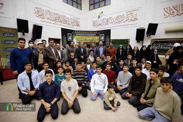 دیدار کاروان دانش‌آموزی اعزامی به عمره با آیت الله نورمفیدی