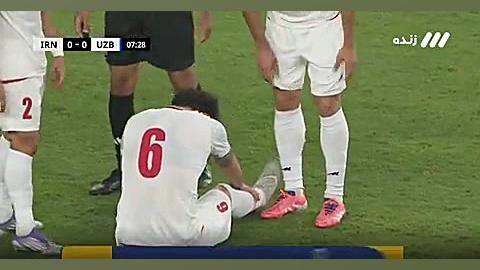 ویدیو| مصدومیت سعید عزت‌اللهی در دیدار ایران - ازبکستان/ هافبک تیم ملی رباط داد؟