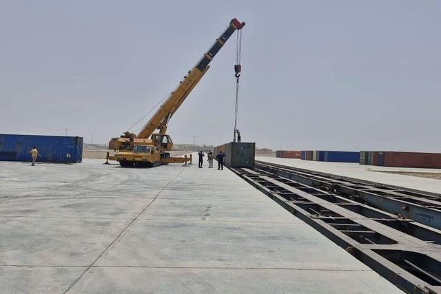 نخستین محموله ریلی کانتینری چین از طریق بندر خشک آپرین وارد منطقه ویژه اقتصادی پیام شد