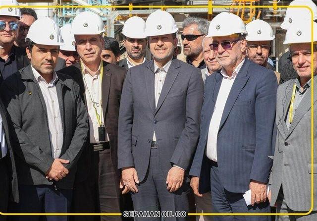 بازدید استاندار و مقامات ارشد استان اصفهان از فاز نخست پروژه FRW پالایشگاه نفت سپاهان