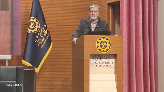 عزیزی: دانشگاه‌های صنعتی پیشران‌ اقتدار ملی در عصر دانش‌محور است