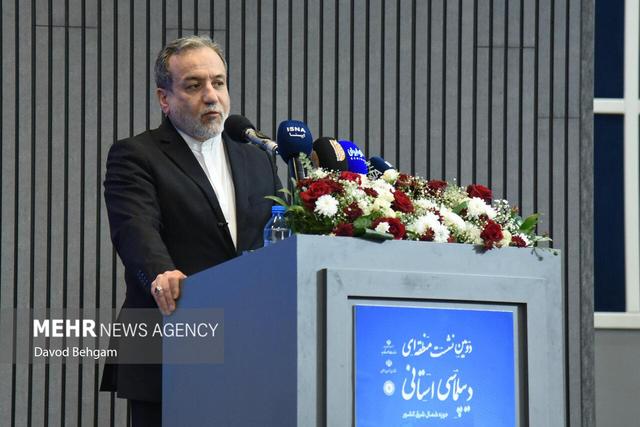 عراقچی: همسایگان اولویت اصلی سیاست خارجی ایران هستند