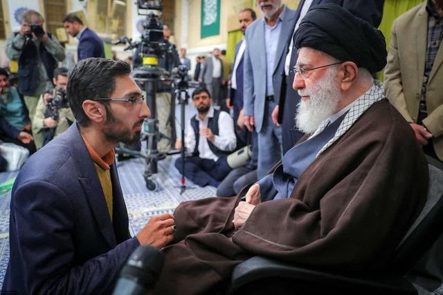 قله نزدیک است، یاری کن امام عصر را