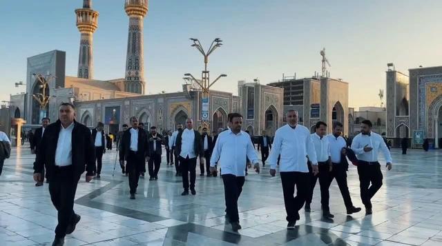 خدمت‌گزاری جوانان کنگان به زائران در حرم مطهر رضوی