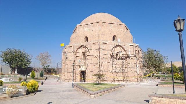 مرمت گنبد جبلیه به‌صورت اضطراری و با تأیید شورای فنی در حال انجام است