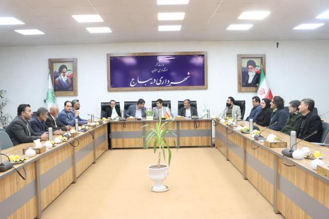 نشست تعاملی مدیرکل میراث‌فرهنگی استان سمنان با مسئولان شهری دیباج برگزار شد