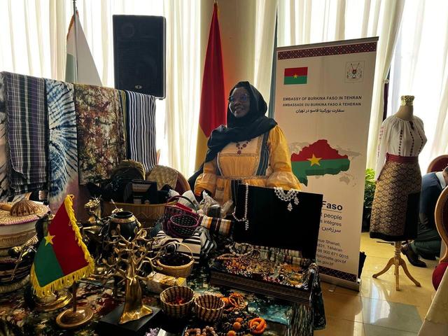 آغاز به‌کار بازارچه دیپلماتیک بانوان وزارت خارجه با حضور دیپلمات‌های خارجی