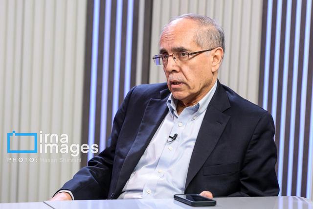 تخاصم با آمریکا یا مشکل سوء‌رفتار؟