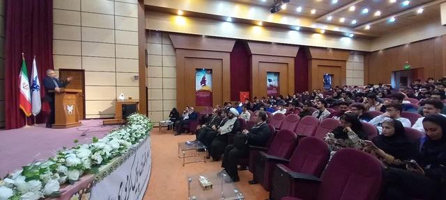 استقبال از دانشجویان نو ورود؛ ۶ هزار دانشجو در دانشگاه آزاد پردیس تحصیل می‌کنند