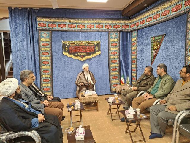 عضو جامعه مدرسین: فضای مجازی را تسخیر کنید نه محدود