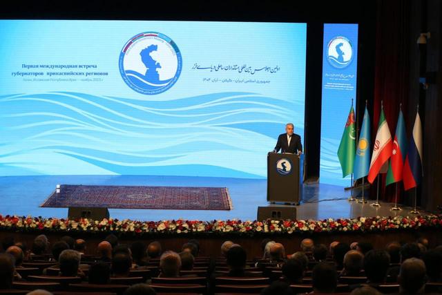 استاندار هرمزگان: همگرایی خزر و خلیج فارس کلید توسعه دریاپایه ایران است