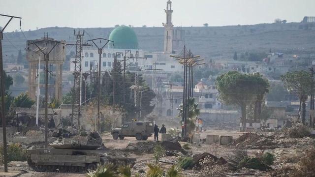 تداوم نفوذ رژیم صهیونیستی در جنوب سوریه؛ گشتی اسرائیلی به شمال قنیطره وارد شد