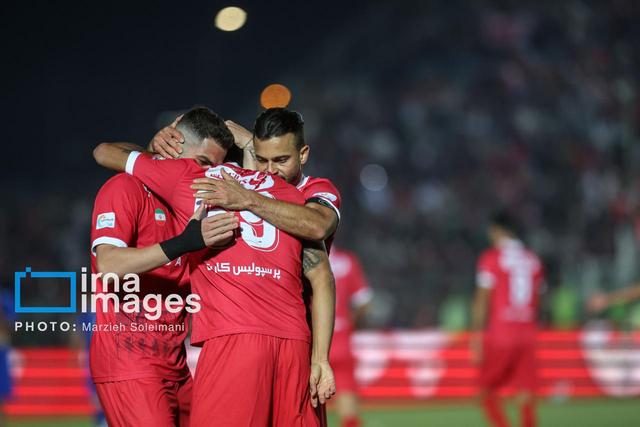 فنونی‌زاده: امیدوارم در پرسپولیس باند درست نشده باشد؛ امسال شانس قهرمانی داریم