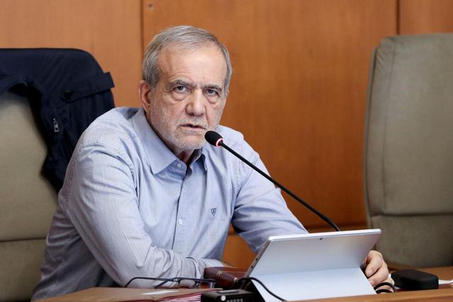 پزشکیان: رعایت قوانین و هنجارهای ملی در حوزه عفاف و حجاب باید از درون دستگاه‌ها آغاز شود