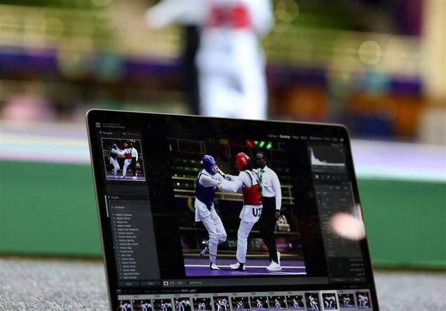 ادای احترام دوباره دختران تکواندو به صابر کاظمی +عکس