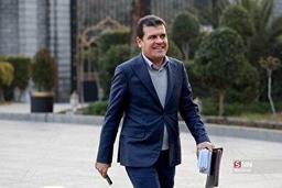 واکنش معاون پزشکیان به انسان‌های ربات‌نما در نمایشگاه کیش + فیلم