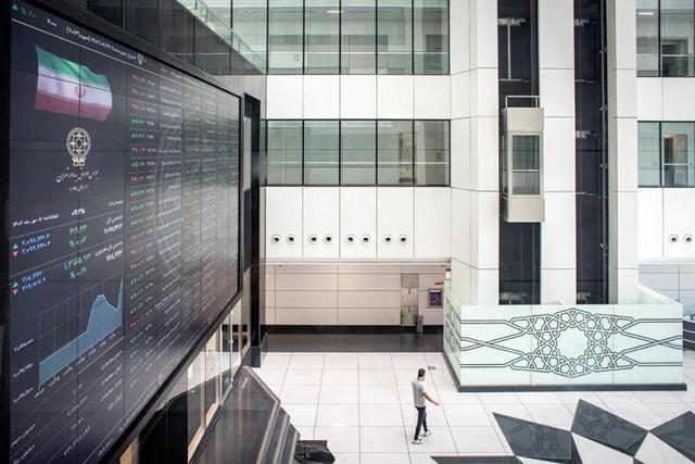 سبزپوشی بورس با معاملات کم‌عمق / 62 درصد از نمادهای بازار سهام مثبت شدند