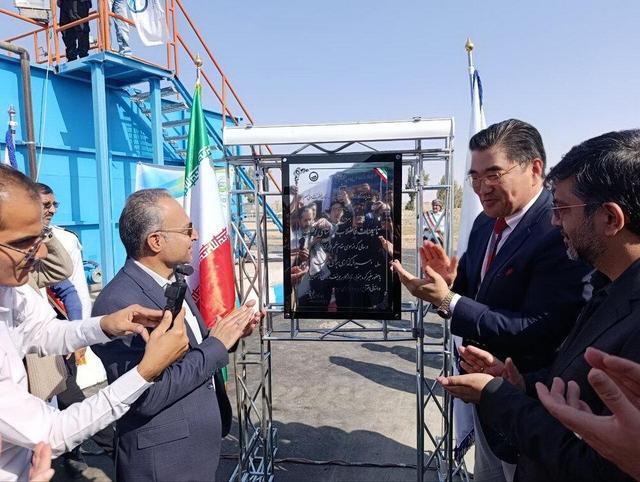 با حضور سفیر کره جنوبی و معاون آبفای کشور؛ نخستین طرح فاضلاب روستایی سیستان و بلوچستان به بهره‌برداری رسید