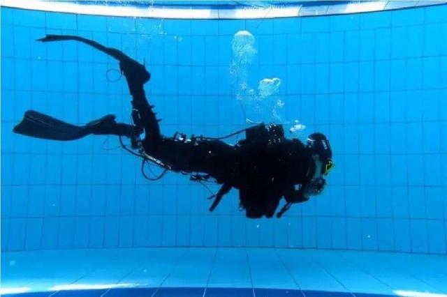 رونمایی از اولین اسکلت رباتیک غواصی جهان