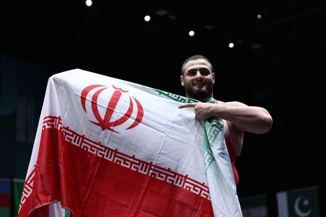 قهرمانی ساروی و هدایتی در ریاض/ ۴طلا، یک نقره و یک برنز کشتی فرنگی ایران