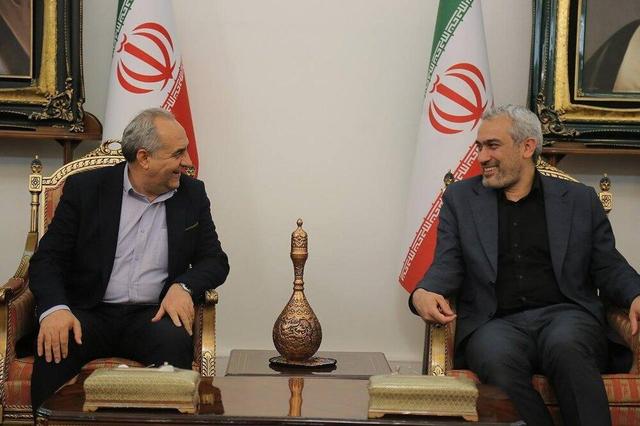 وزیر امور اقتصادی و دارایی وارد تبریز شد