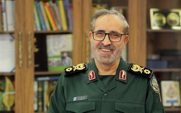 عکسی دیده نشده از شهید شادمانی در کنار رهبرانقلاب