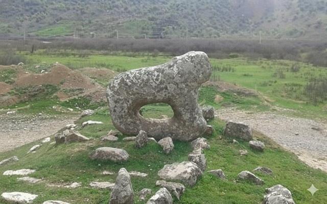 پاسداشت یک حماسه: روایت مکتوب جنگ شیمبار و مرثیه جاودان بختیار تازه دامادی که برد شیرش حکایت از مرگی ناجوانمردانه دارد.