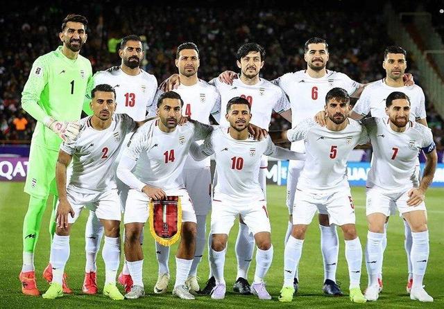 کاپیتان سابق: جام جهانی پدرمان را درمی آورند؛ نترسید و قلعه نویی را برکنار کنید | چرا باید مثل تیم های عقب افتاده بازی کنیم