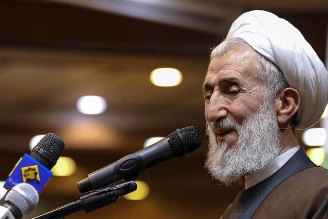 لحظه وداع حجت الاسلام صدیقی با فرزند مرحومش + ویدئو