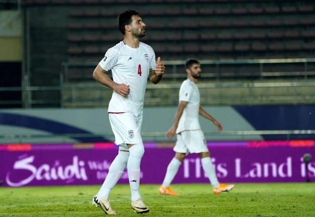 شجاع، ایران نیامده با یک خبرنگار درگیر شد؛ تنها شدی بیا تا ...+ ویدئو