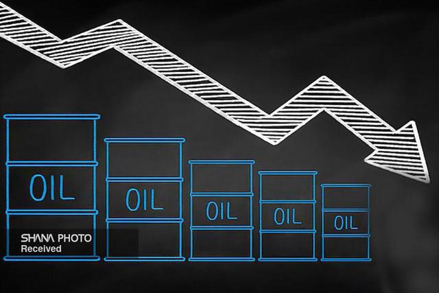 تداوم افت قیمت نفت به‌دلیل نگرانی از مازاد عرضه