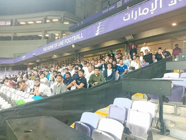 مود جالب تماشاگران ازبک، فقط دو دقیقه تشویق!