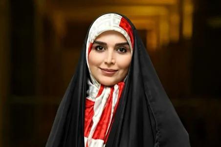 ببینید| تریبون مجری صداوسیما در میانه اجرا فرو ریخت!