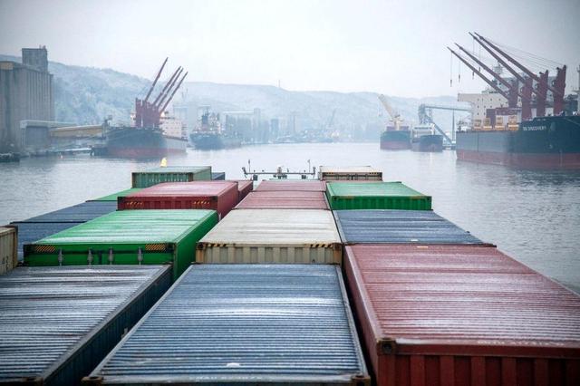 صادرات ۲۱۴ میلیون دلار کالا از مازندران؛ از کیوی تا سیمان