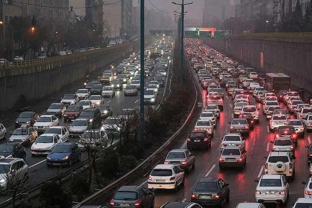 اعلام محدودیت‌های ترافیکی در برخی از جاده‌های کشور تا ۴ آذرماه