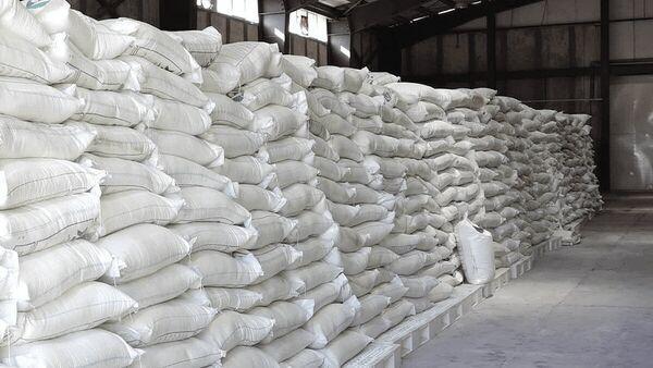 سپاه شبکۀ قاچاق ۸۰۰ تنی آرد را منهدم کرد