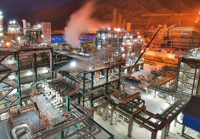 پتروشیمی ها ۲۰۰ همت به هدفمندی یارانه ها بدهکارند | پرداخت یارانه مردم به خطر افتاد