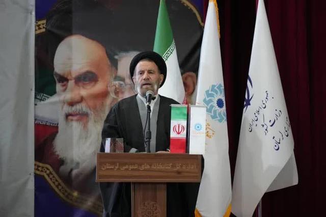 «کتاب» سند رسمی و تاریخ‌ساز است