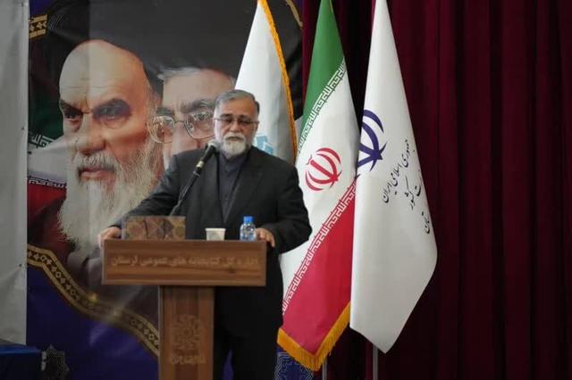 هر نویسنده «رزمنده‌ای» در جبهه حقیقت است