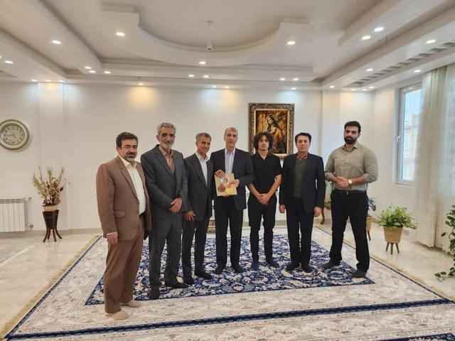 تجلیل معاون استاندار کرمانشاه از قهرمان رکوردشکن دوومیدانی