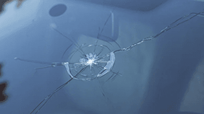 چگونه از شیشه جلوی خودرو مراقبت کنیم؟