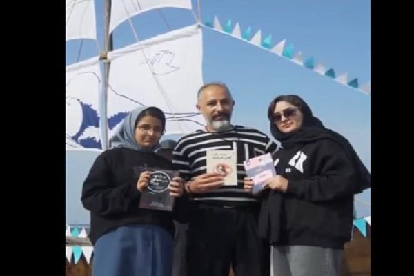 «ملوان» به مردم انزلی کتاب هدیه داد/ تجلیل از فعالان عرصه نشر کتاب در لاهیجان