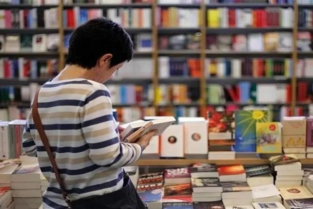 نمایشگاه کتاب «واژه‌ها هنوز زنده‌اند» برپا می‌شود