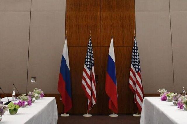 آکسیوس: آمریکا در حال مشاوره مخفیانه با روسیه برای پایان دادن به جنگ اوکراین است